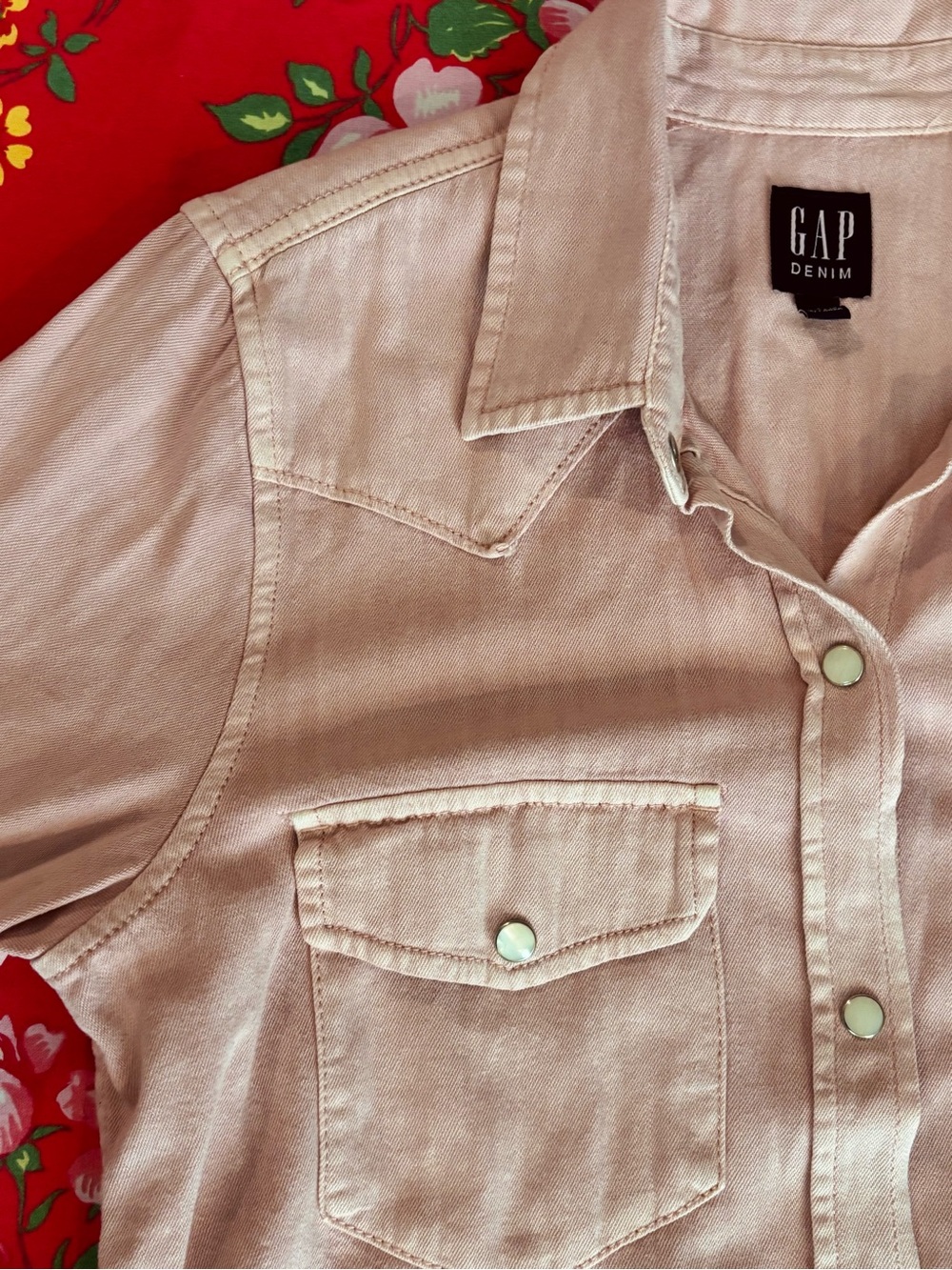 Gap button up